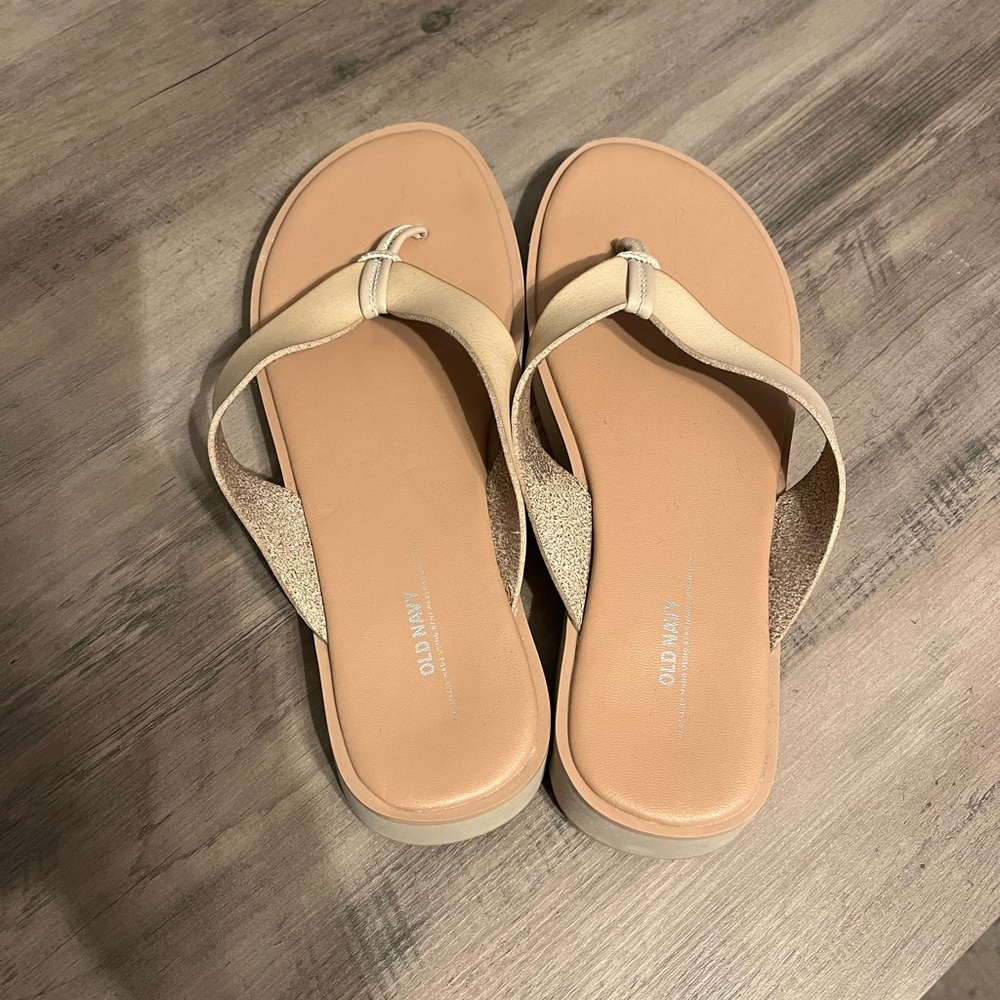 Size 8 women’s sandal